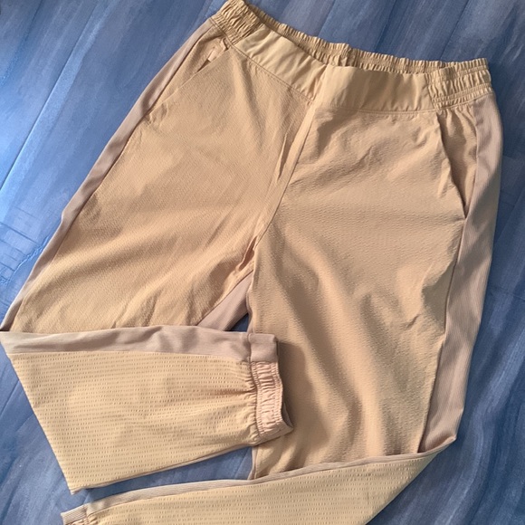 😍Athleta Textured Brooklyn Mustard Yellow Jogger😍 - Picture 5 of 13